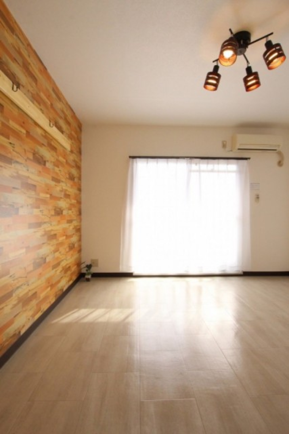 降り注ぐ自然光が友達。