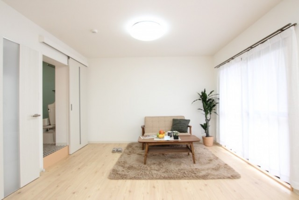 家具はモデルルームのものですが、この雰囲気マッチしてますね