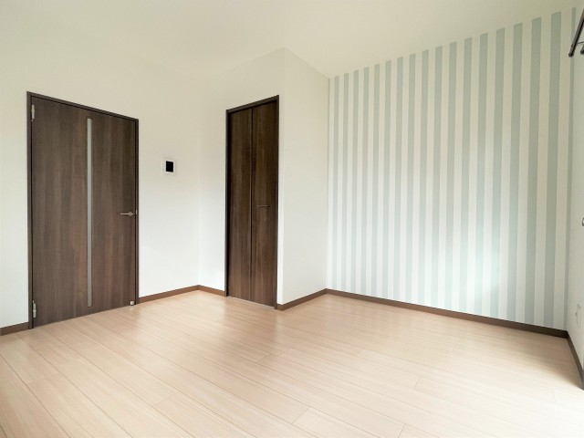 扉でキッチンスペースと洋室を区切れるのはやっぱりうれしい