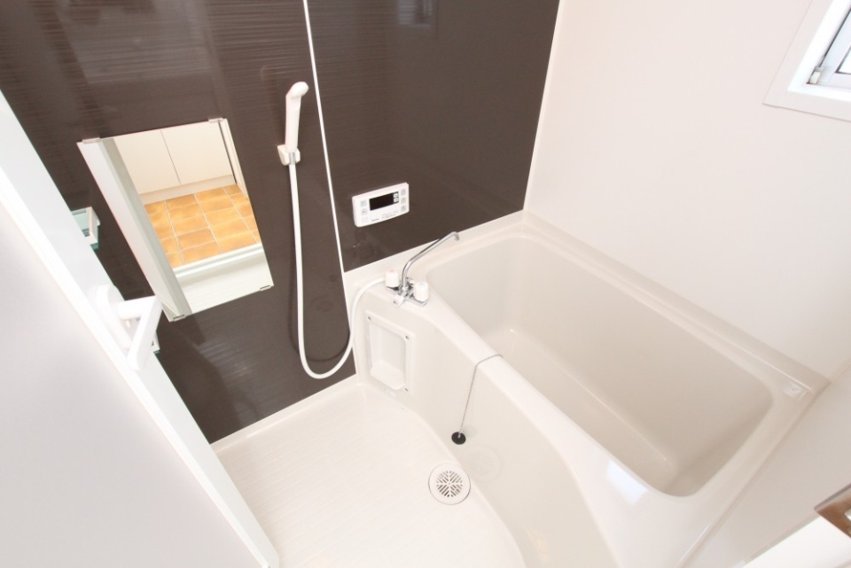 浴室は新品へ交換済み。