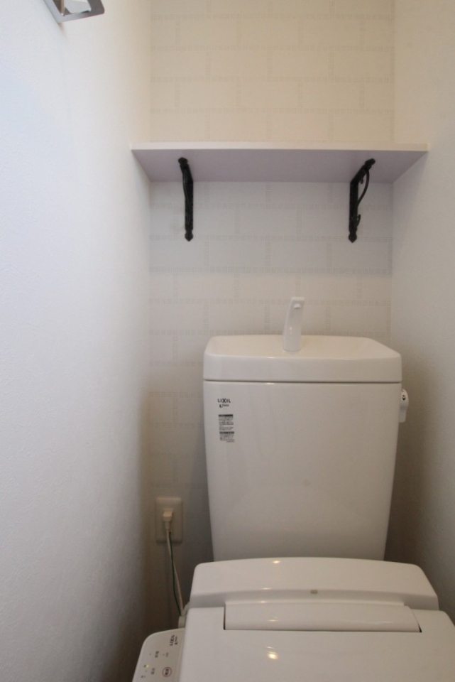 トイレはもちろんシャワートイレ付き。