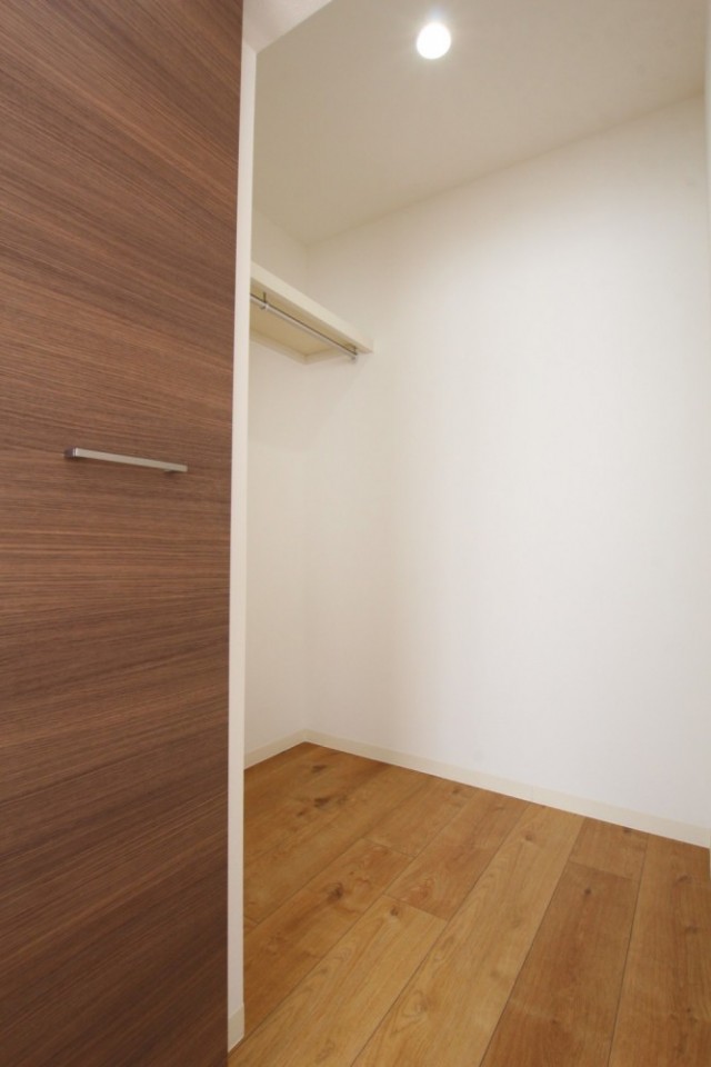 大容量のウォークインクローゼットを完備。