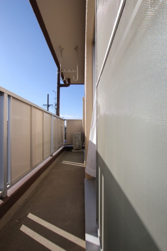 最上階・角部屋だからバルコニーが開放的。