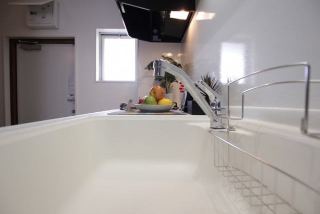 輝く人工大理石ワークトップ一体型シンク！賃貸ではなかなかお目にかかれない。