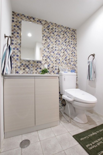 タオル掛けが２つもついています。