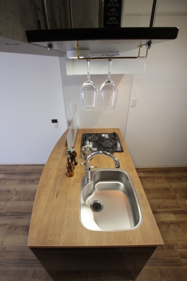 キッチンサイズは幅１ｍ５０ｃｍ奥行き９０ｃｍ。