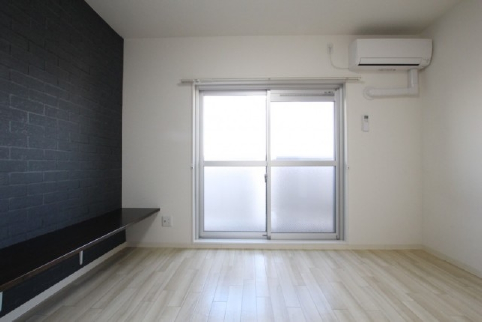 1面のみアクセントクロスを使用しお色直し済み。