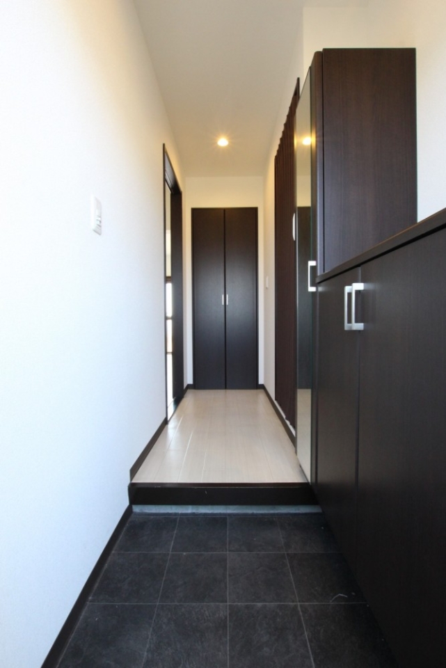 シックで落ち着いた色合いのお部屋です。