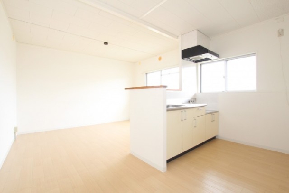 キッチンはLDKの中央部に。