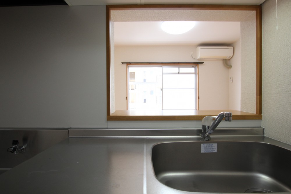 ここに建つ人がこの部屋の中枢です。