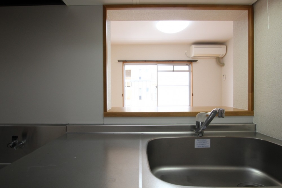 ここに建つ人がこの部屋の中枢です。