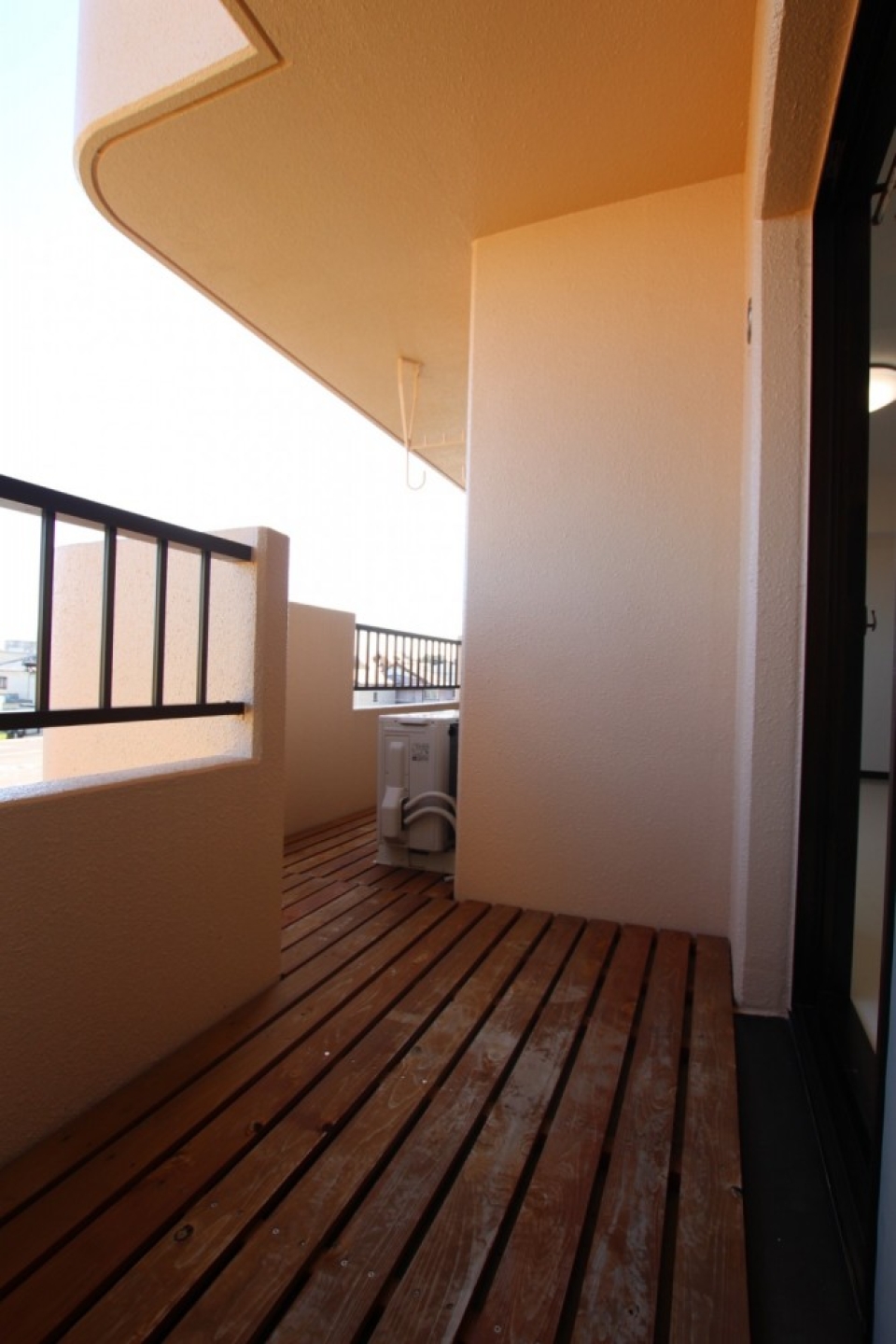 バルコニーも独特の形をしていて面白い。