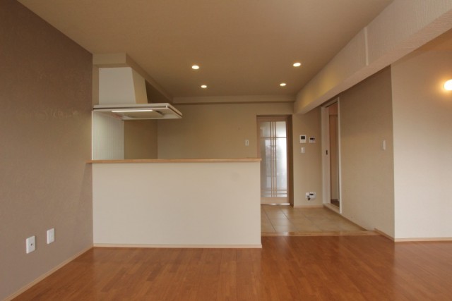 キッチンはカウンターキッチン。