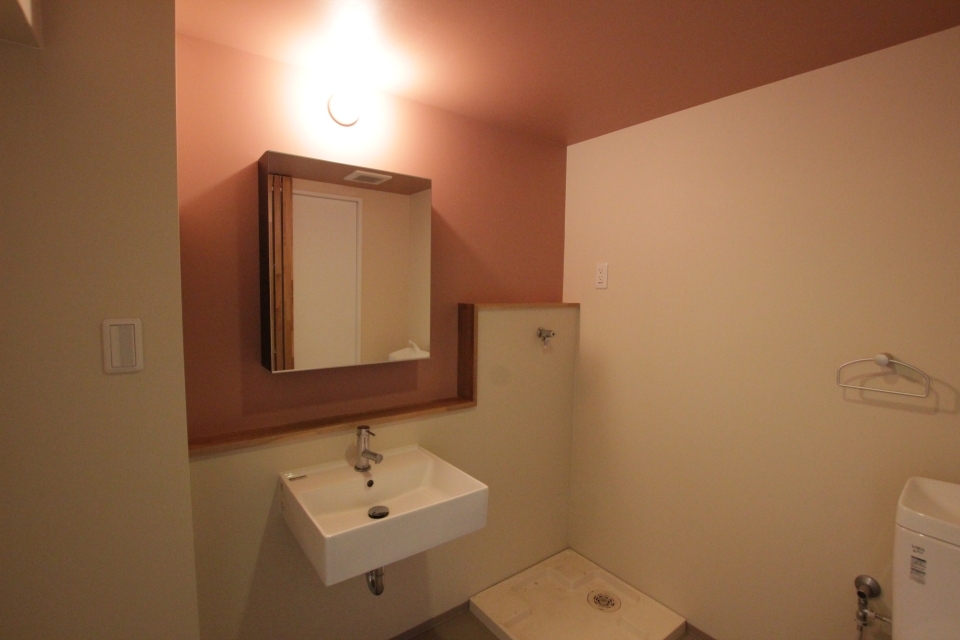 洗面台は四角の組み合わせ。