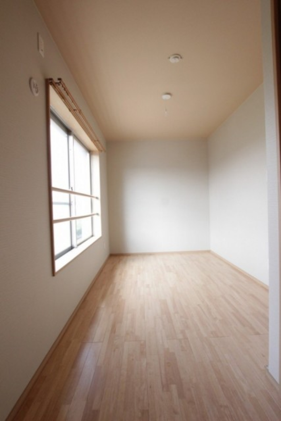 洋室5.5帖は横長。