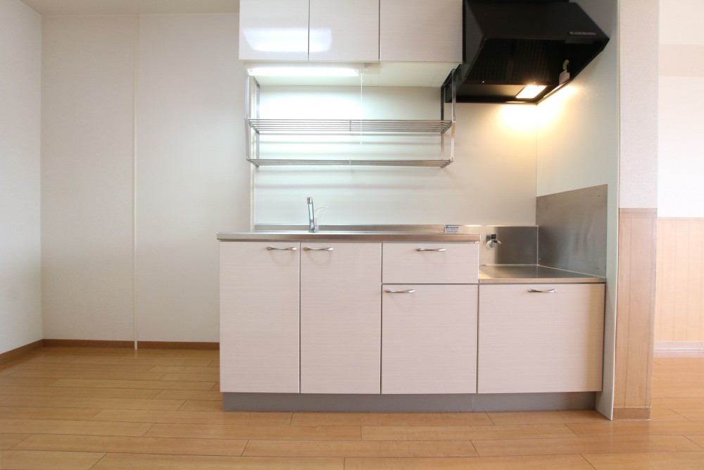 シンプルな壁付キッチン。