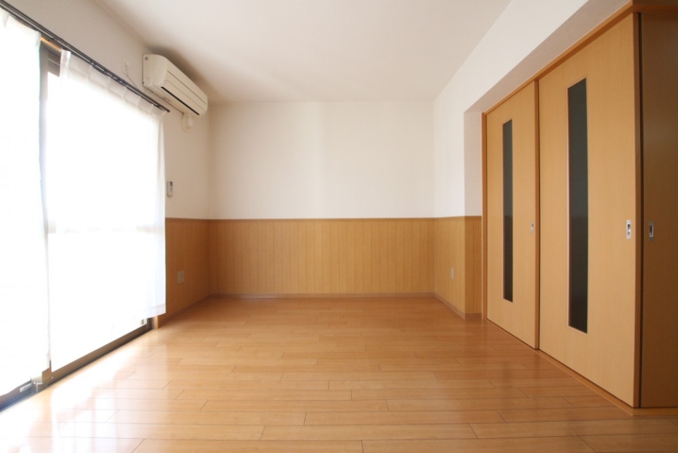 閉ざすと雰囲気が一変。