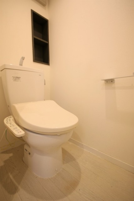 シンプルなトイレ。