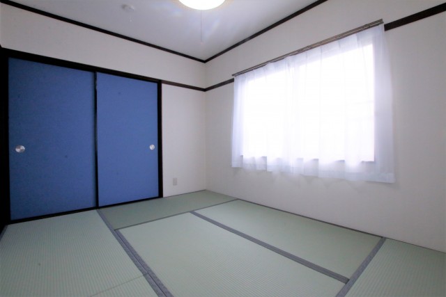 和室にも馴染む青、さすがです