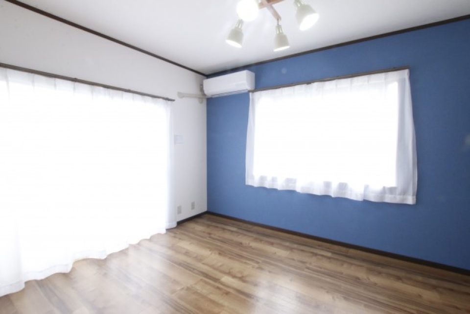 ふんわりしたカーテンとマッチした壁