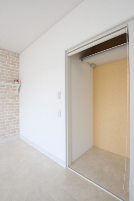 収納はロールスクリーンでOpen/Closeします