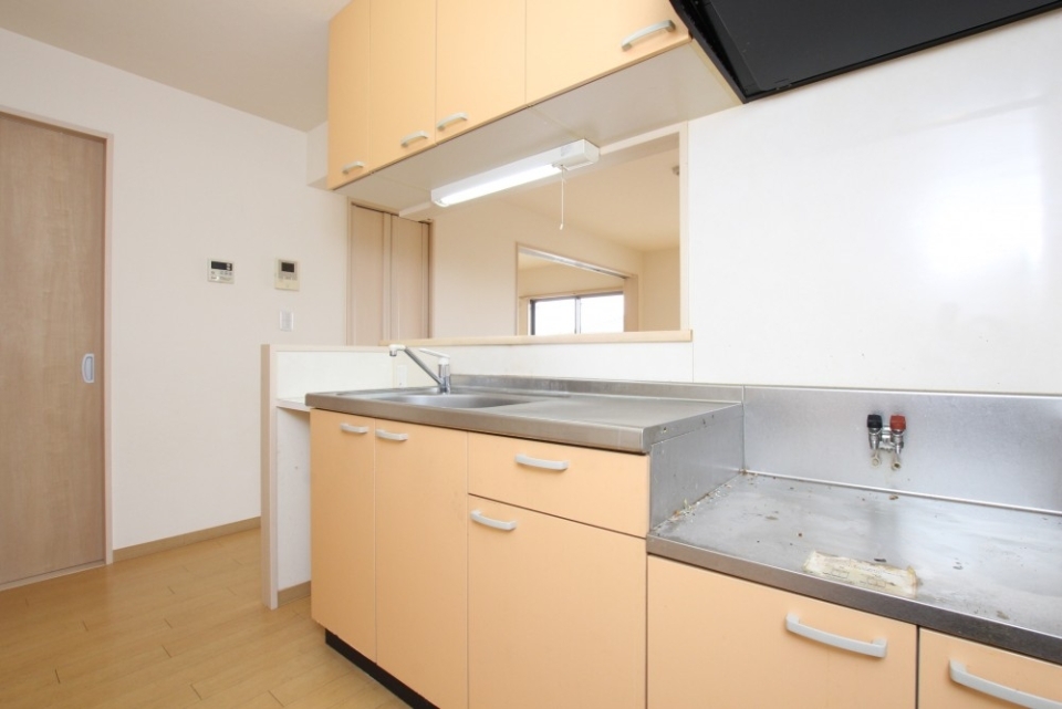 キッチンスペースの収納も充実しています。