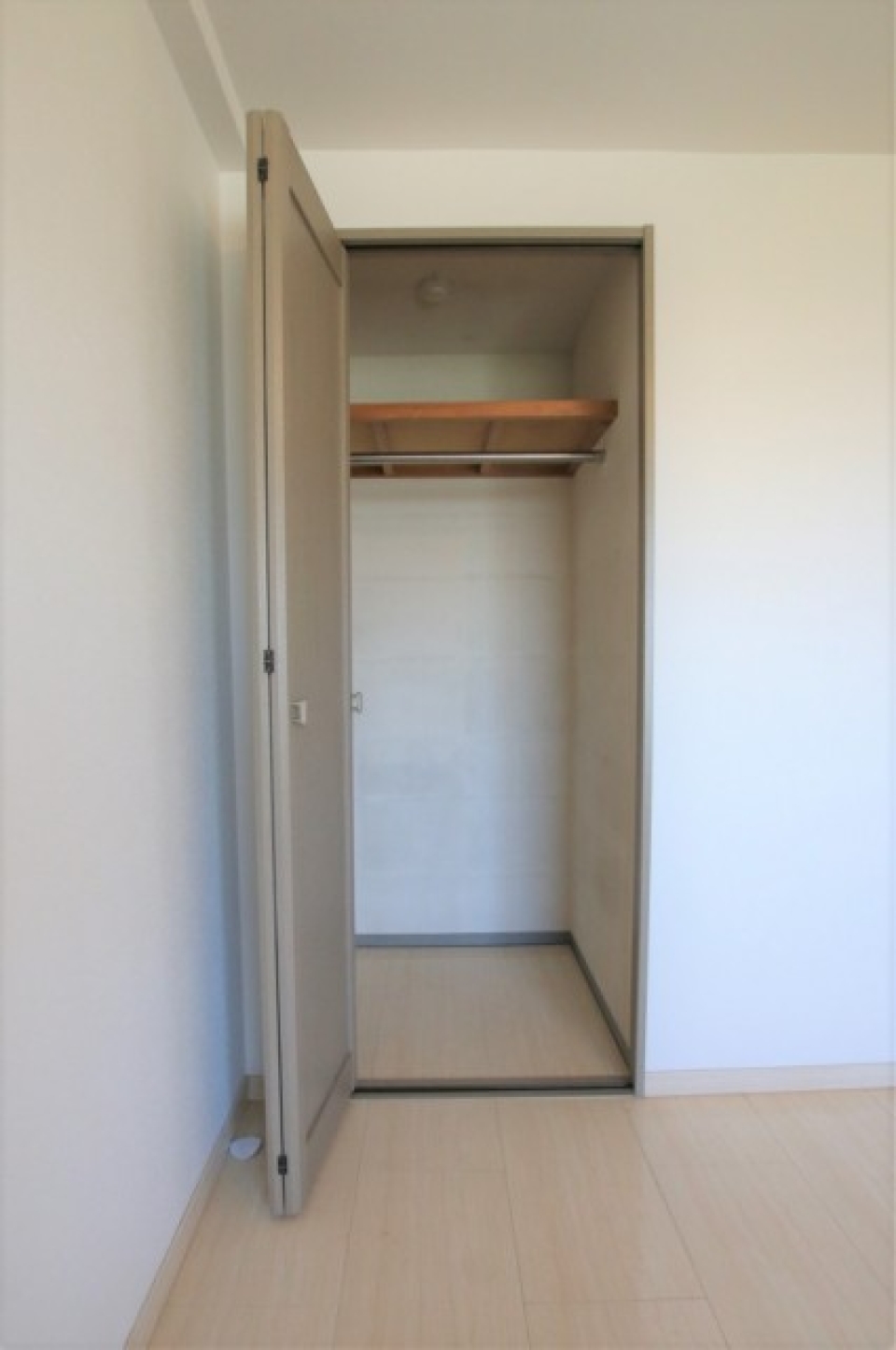 それぞれに収納がついています。