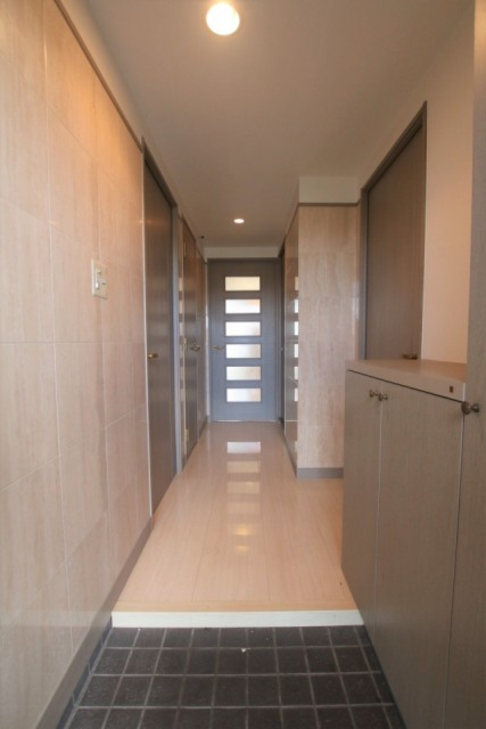 玄関から雰囲気があります。