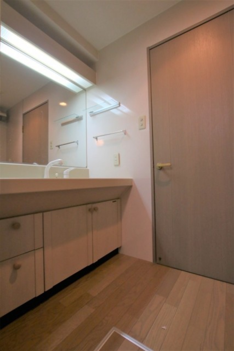 脱衣スペースも良い感じ。