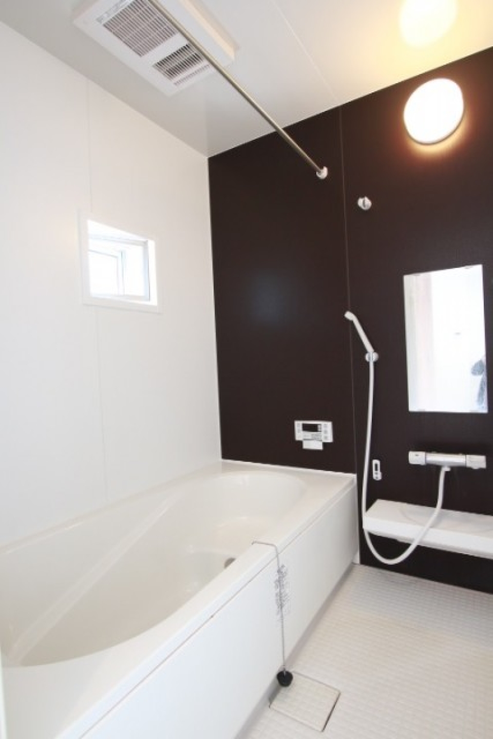 お風呂はゆったり一坪サイズ