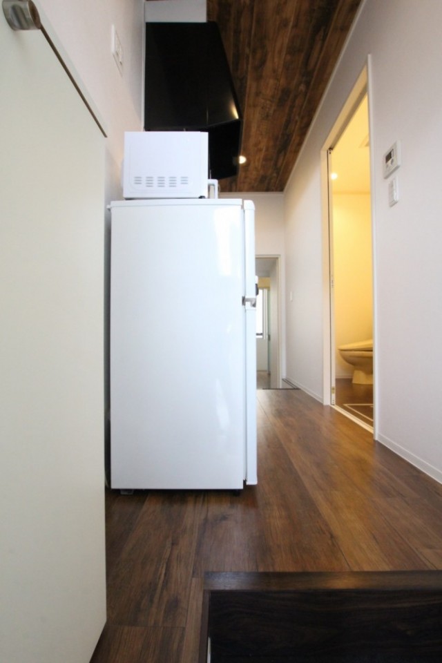 キッチン空間はダウンライト仕様。