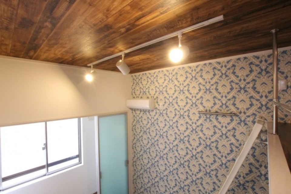 ライティングレール×スポットライトが今どきです。