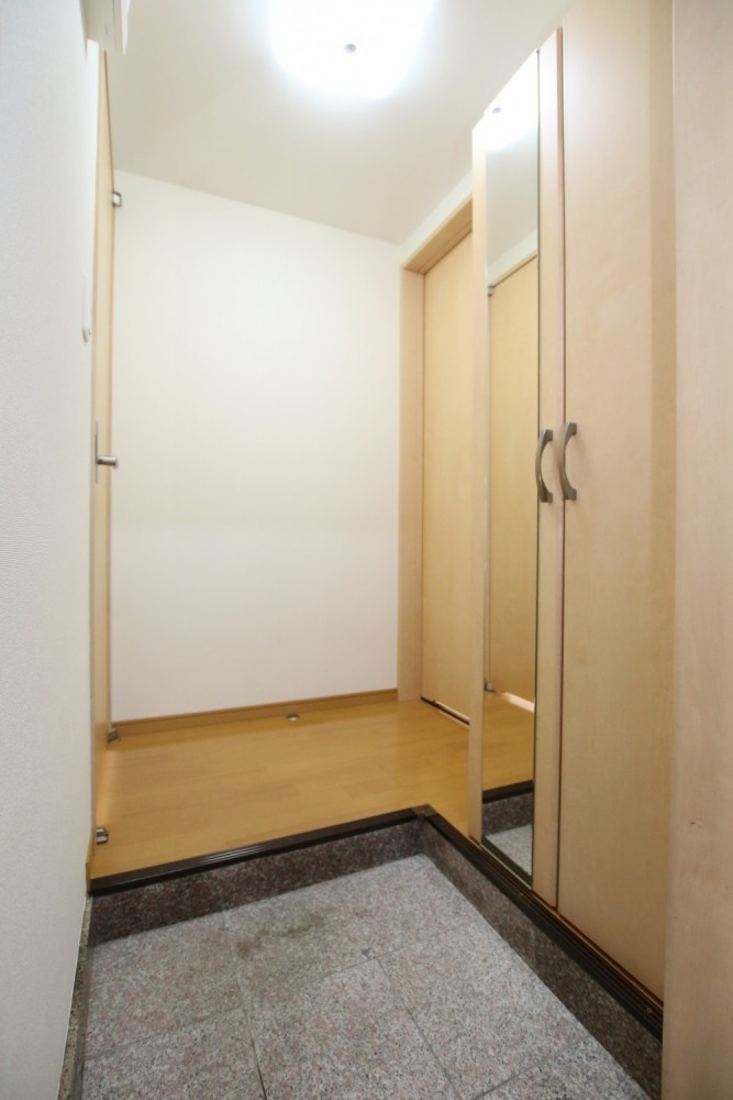 シューズBOX多段構成でたくさん入れられます。