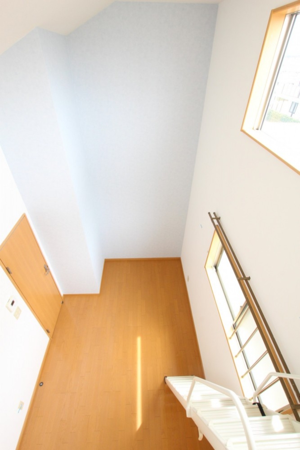ロフトの上から見下ろす。高い
