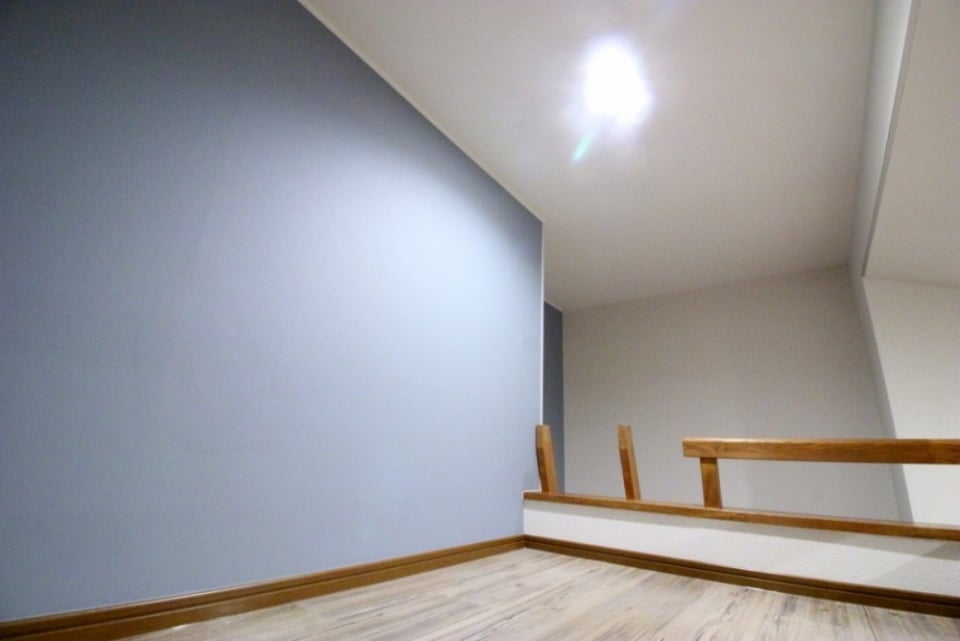 ロフト空間のなかなかの天井高。