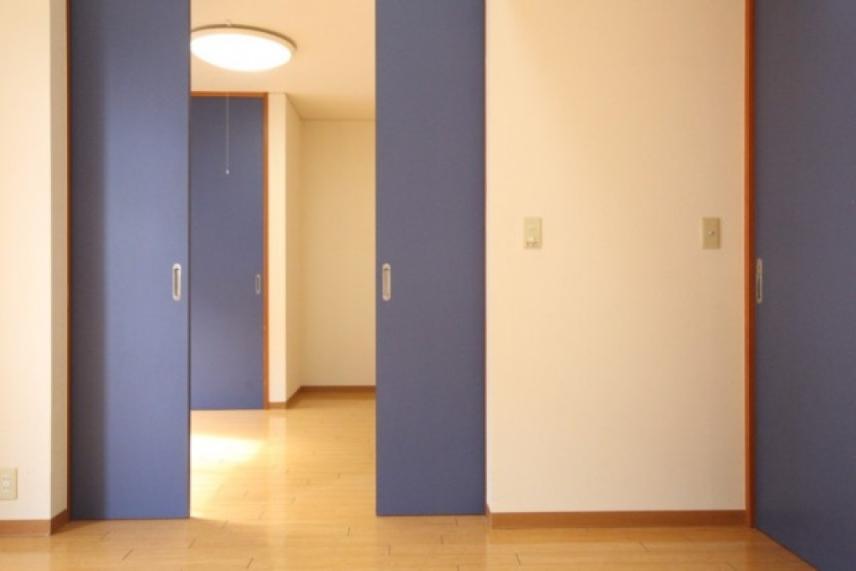 建具はきれいなブルーカラー