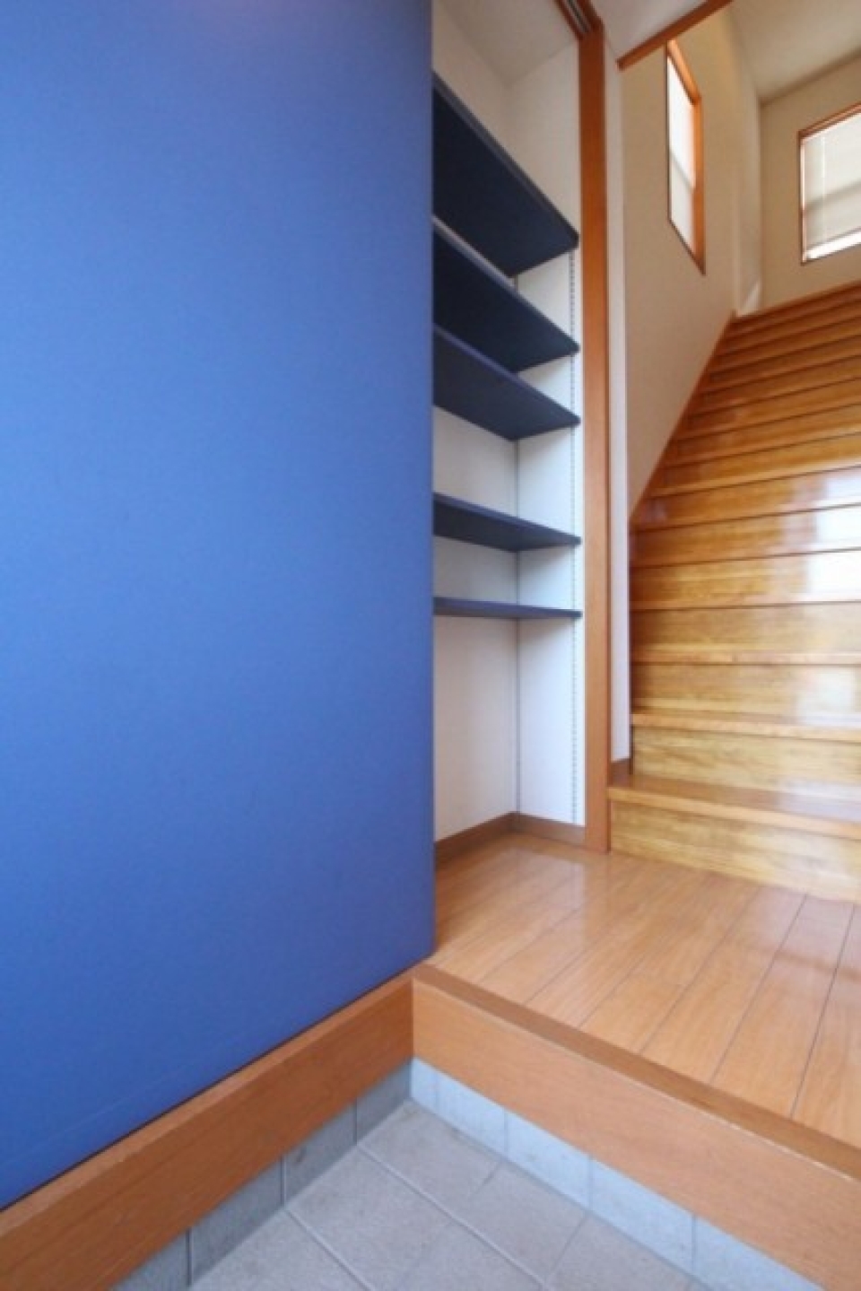 シューズBOXまでもブルー