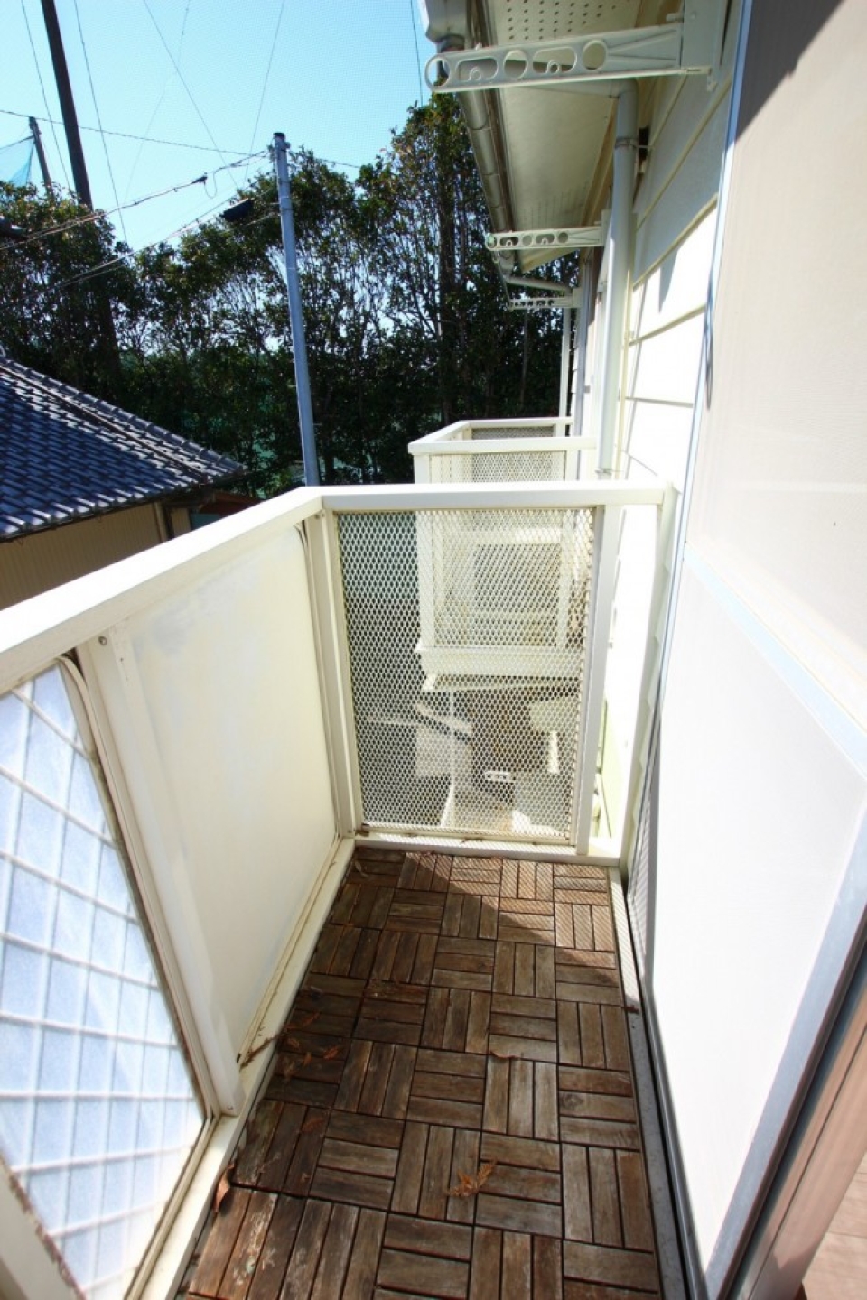 ベランダ。右奥は北高校のグランドです