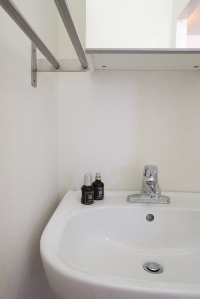 小ぶりでも洒落た洗面台。