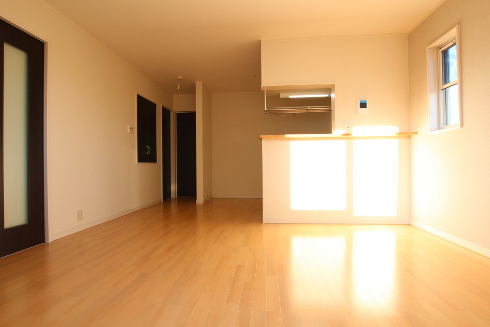 ２階は南面に対面式のLDK12帖。