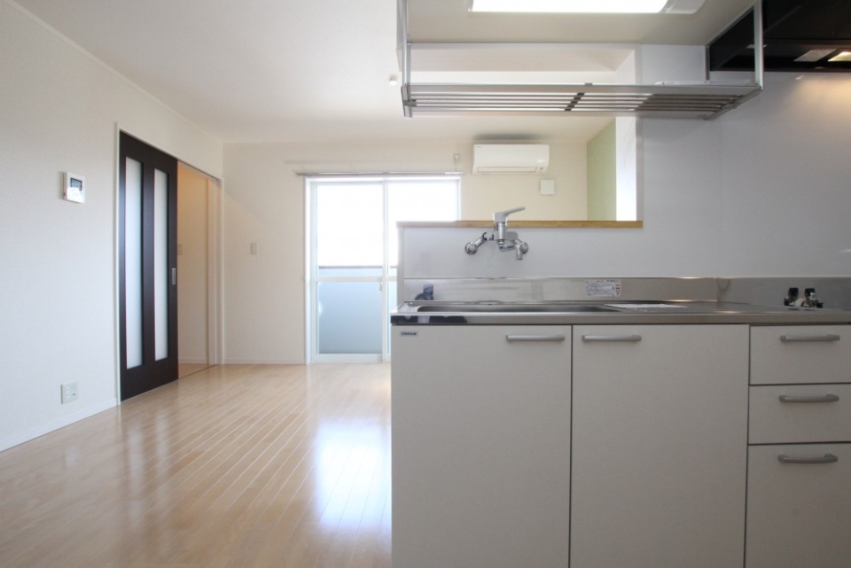 キッチンは不動の人気「対面式」。