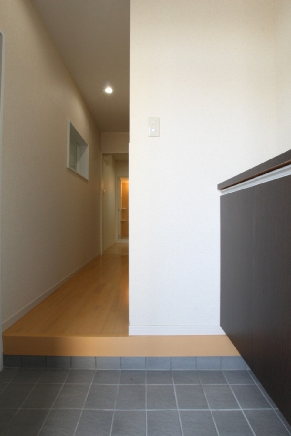 入口は2ヶ所の玄関スペース。