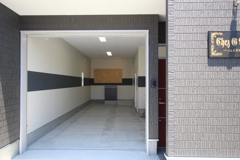 中田島にある大人気のガレージハウス。