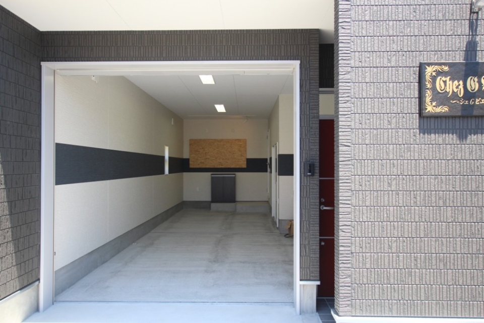 中田島にある大人気のガレージハウス。