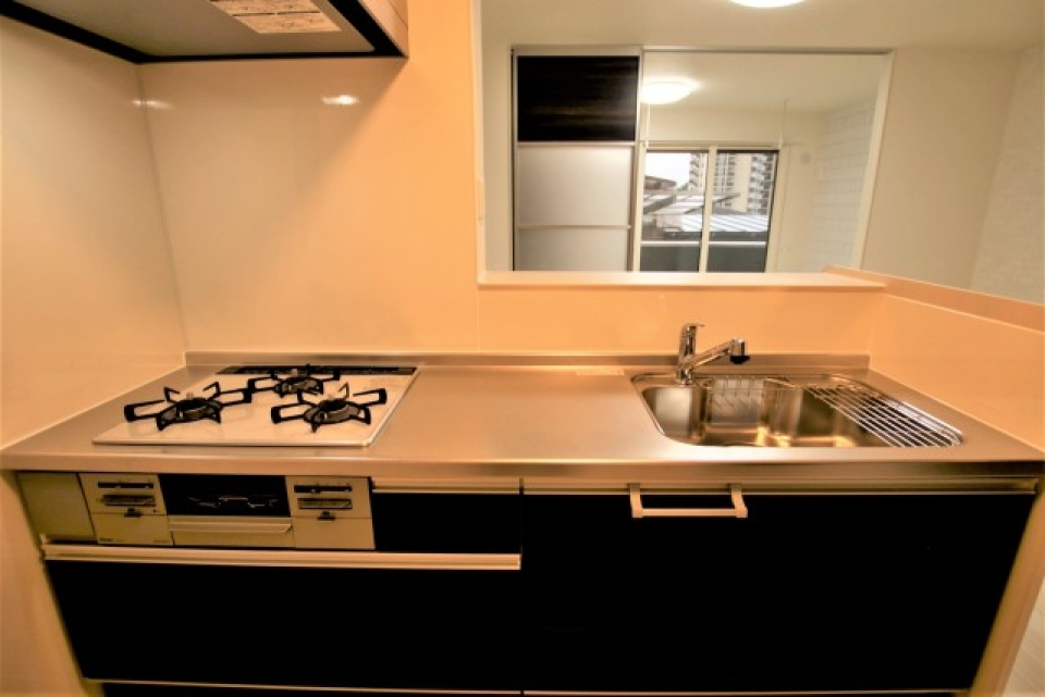 キッチン。3口コンロです。