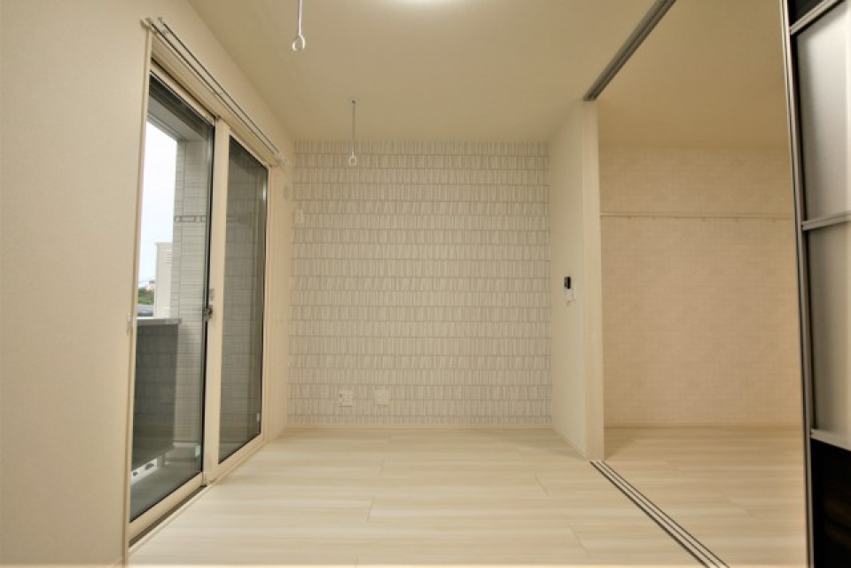 壁の模様がいい感じ。