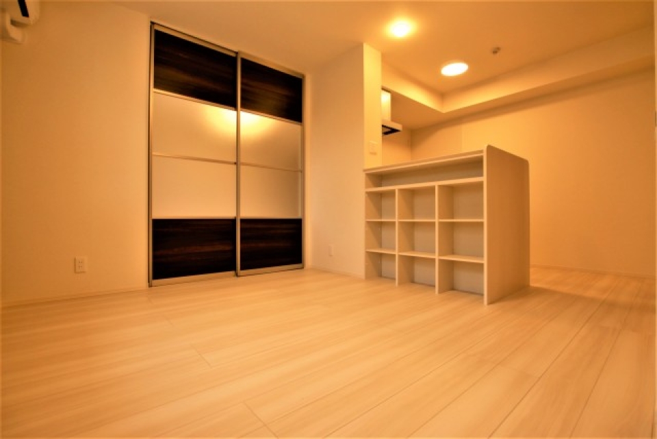 LDK、暖色系の照明にもできれば...