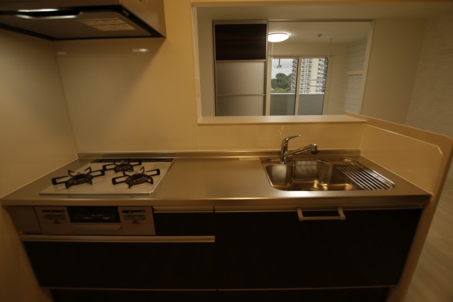 キッチンは3口コンロ