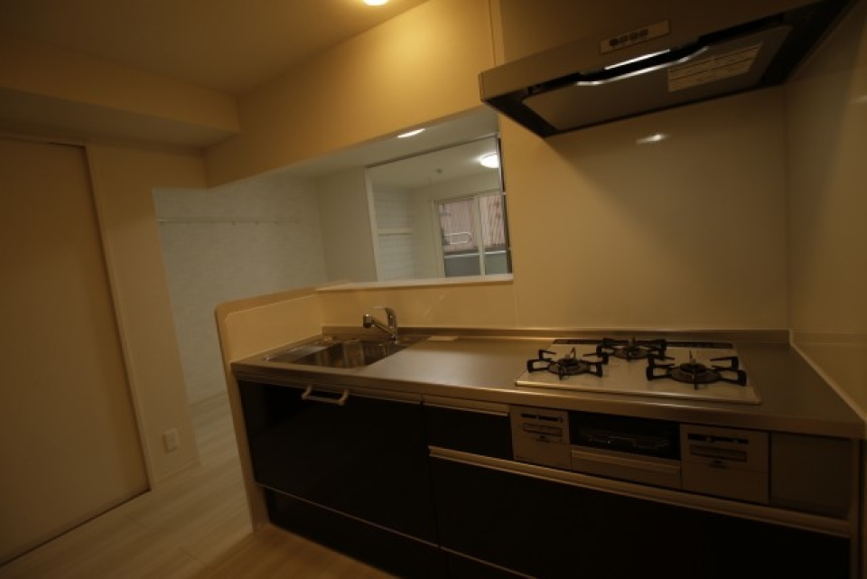 キッチンのコンロは3くちぃ。