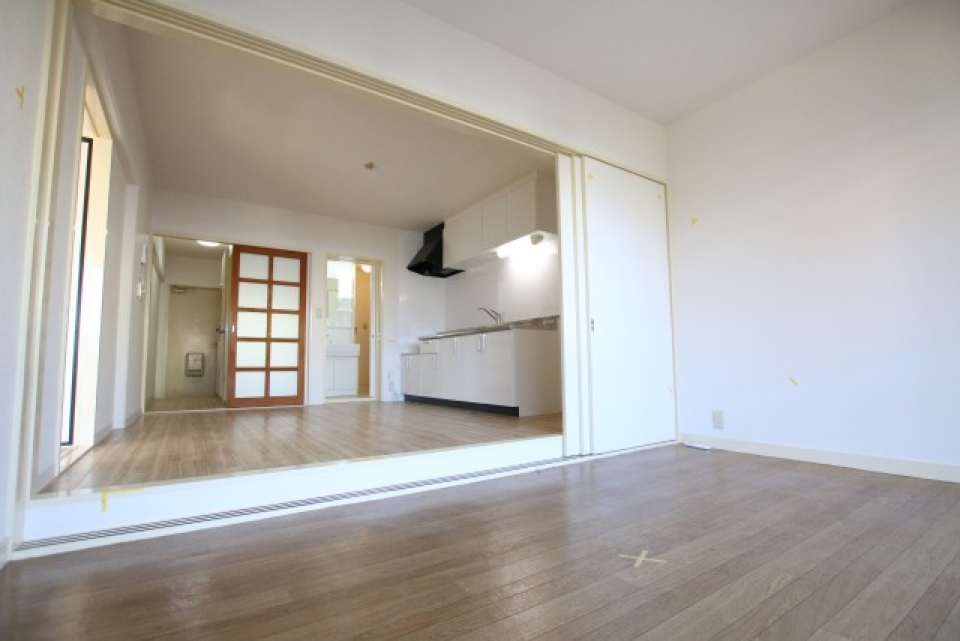 奥の洋室は”リビングのその②”という感じでしょうかね？